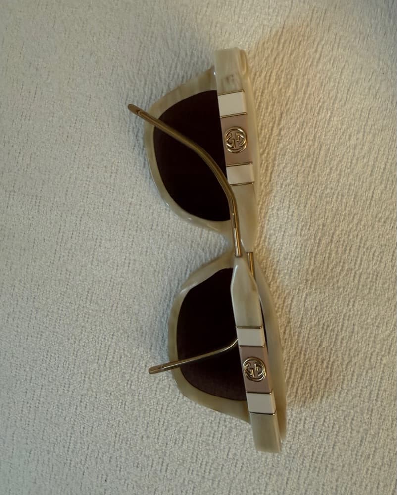 Chic Gucci Sunglasses - Image 3