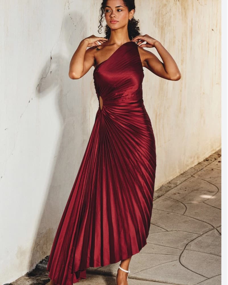 Stunning One-Shoulder Pleated Crimson Gown - Image 1
