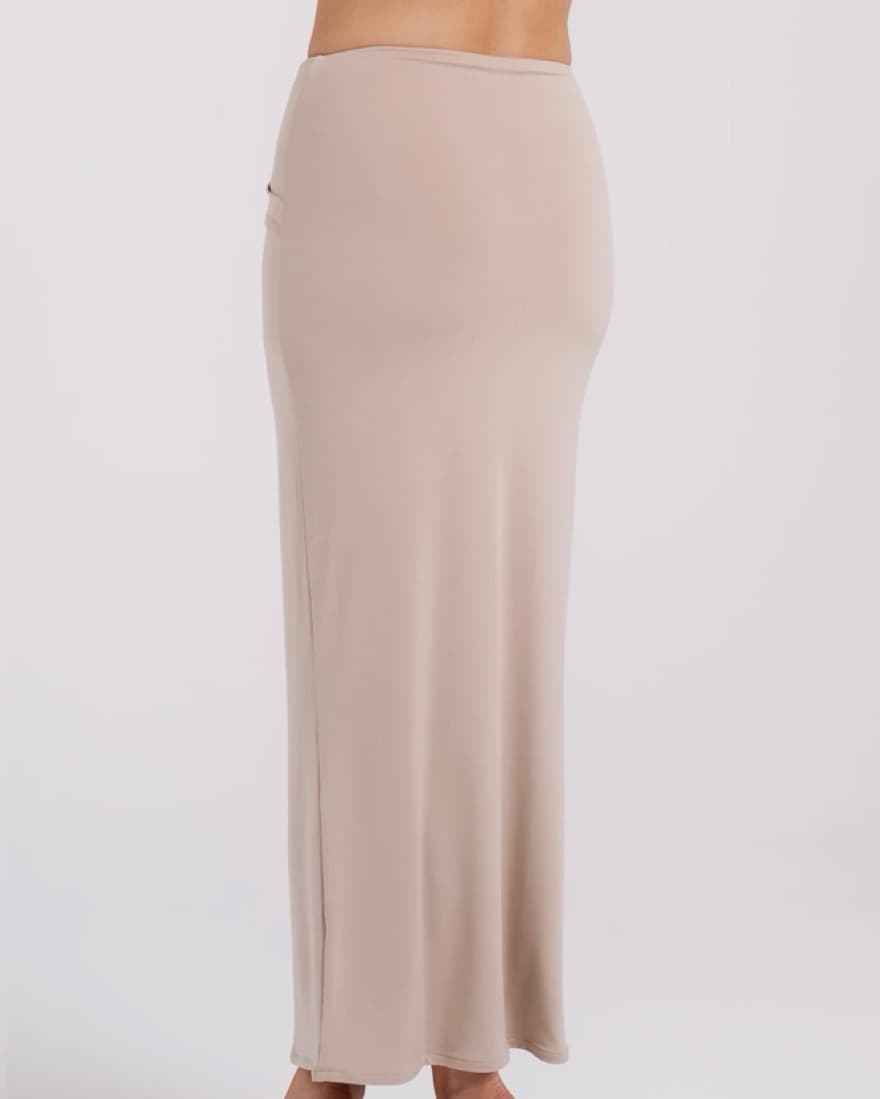 MESHKI Wine Set - Top & Maxi Skirt - Image 4
