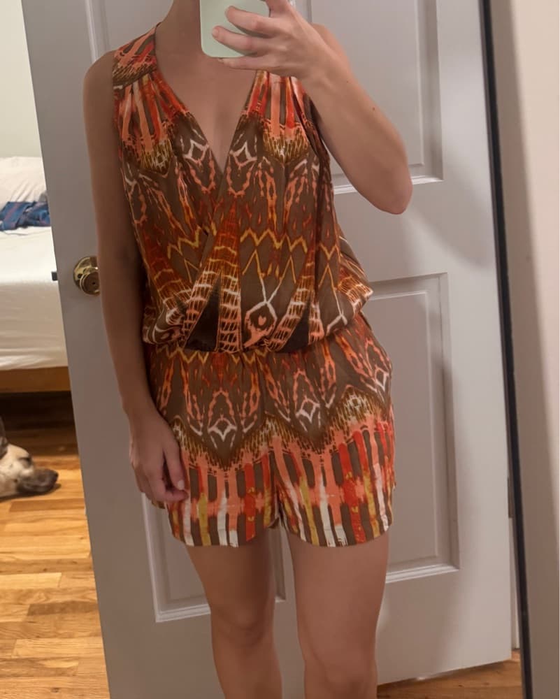 Sunset Color Pattern Romper BCBG - Image 1