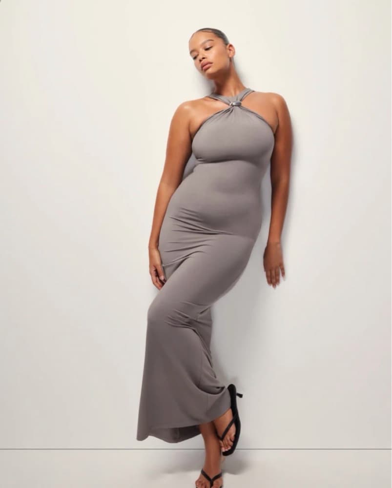 Sophisticated Halter Maxi Dress - Image 4