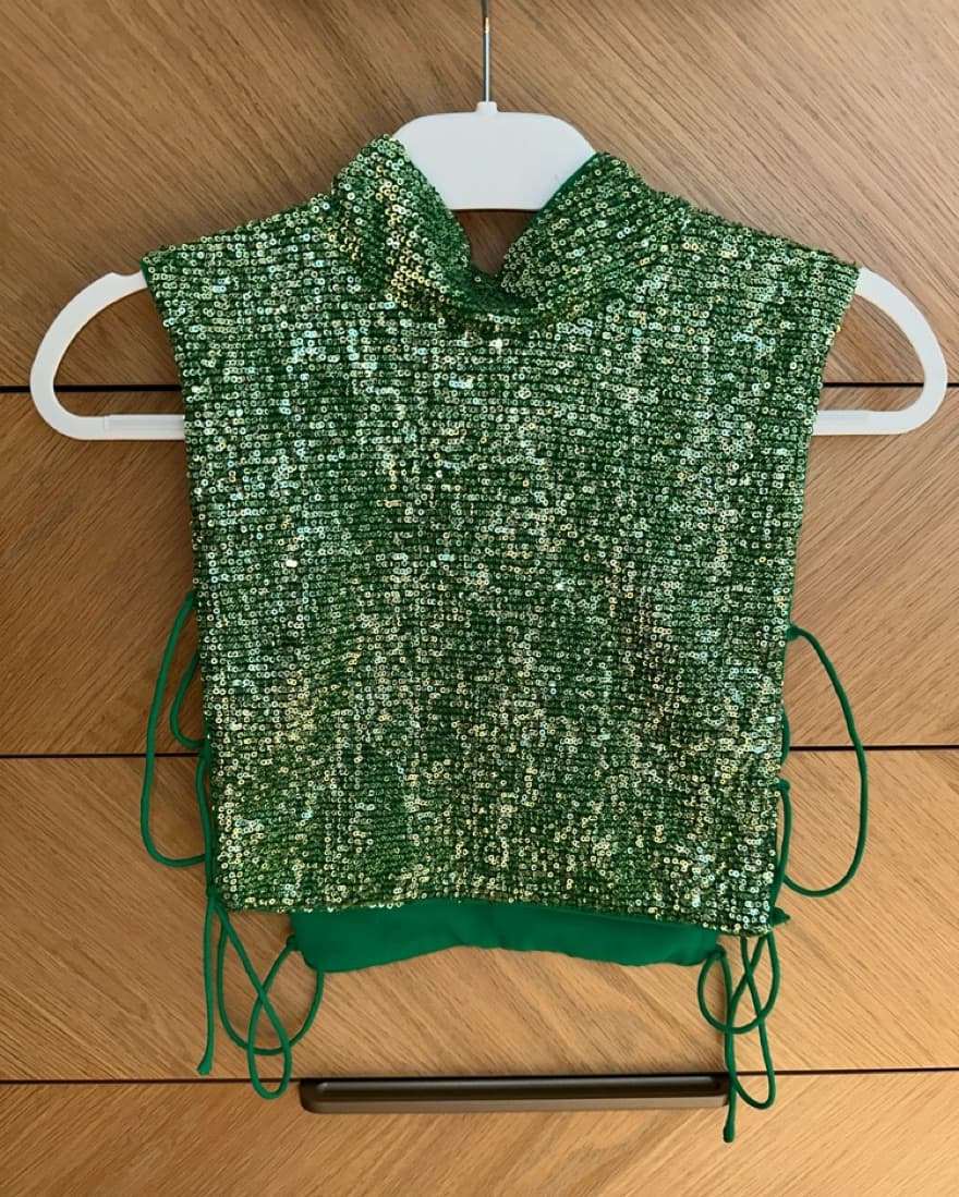 H:ours 21 Crop Top in Green - Image 2