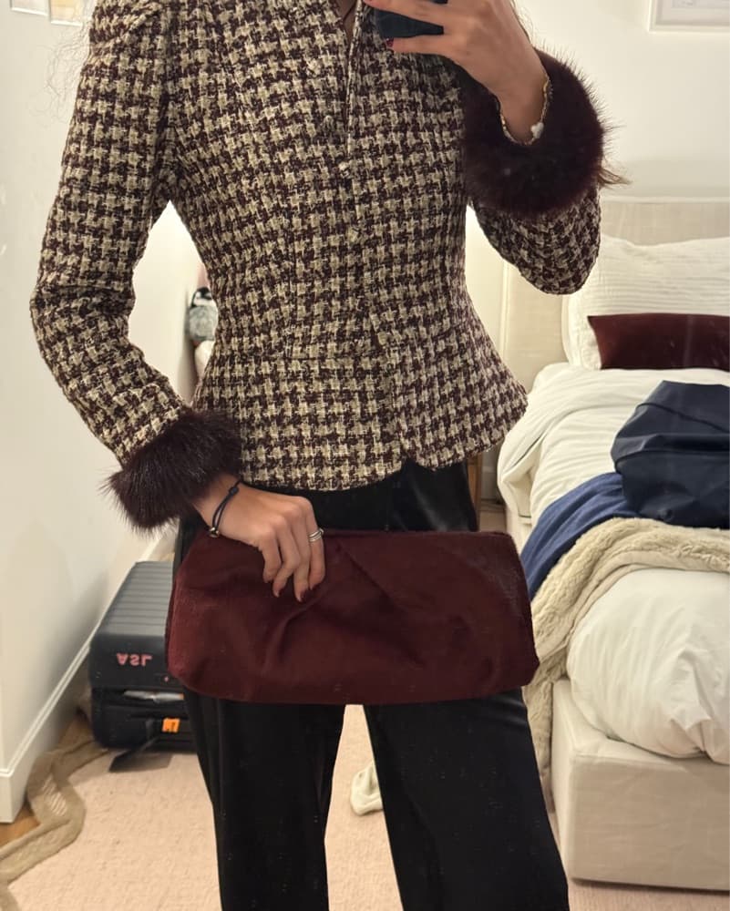 Chic Houndstooth Jacket with Faux Fur Accents - Image 2