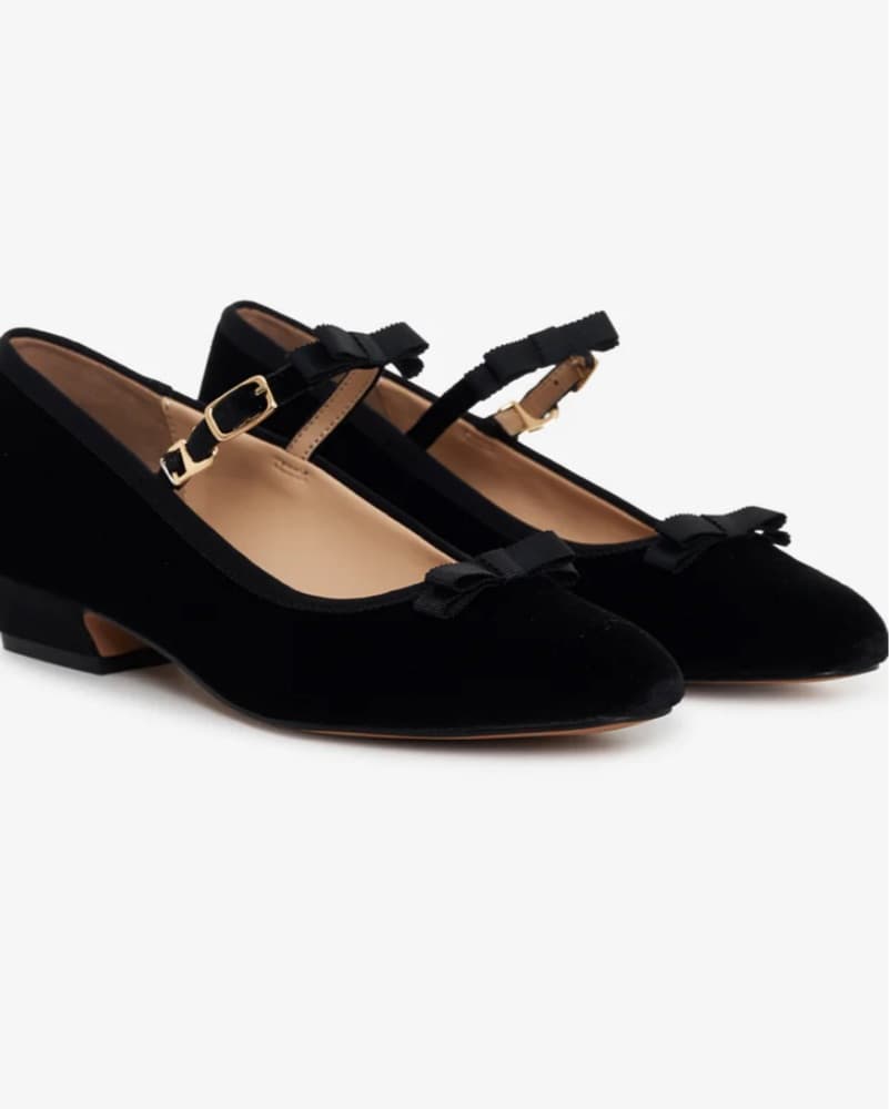 Elegant Black Velvet Ballet Flats - Image 1