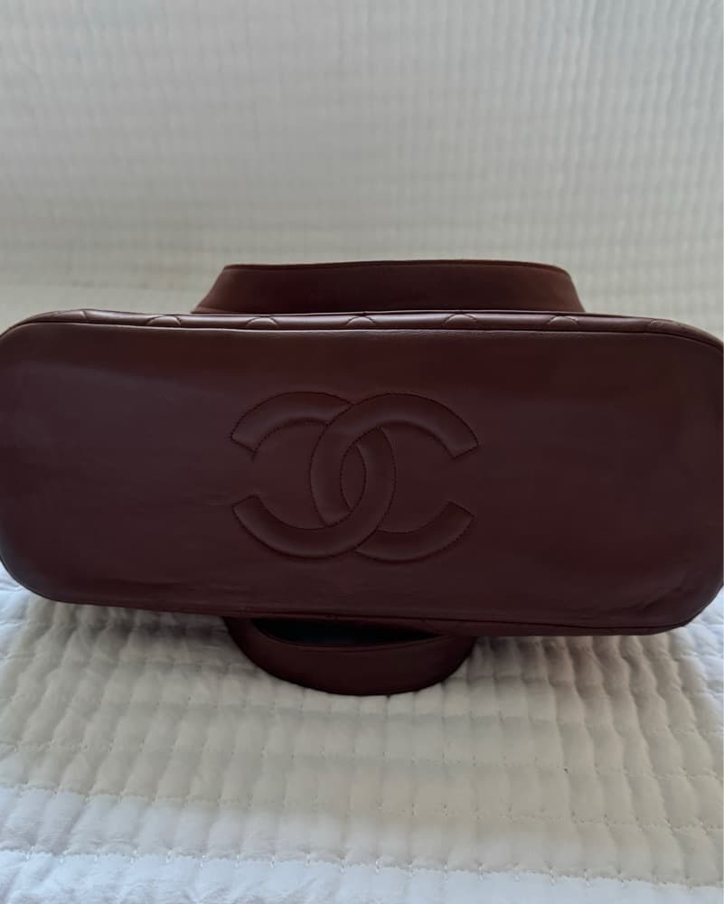 Vintage Chanel Shoulder Bag - Image 6