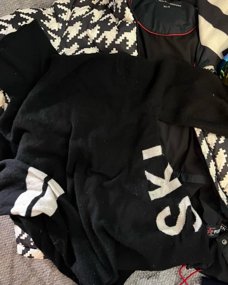 Houndstooth Ski Set $2500 (moncler & PM) - Image 5