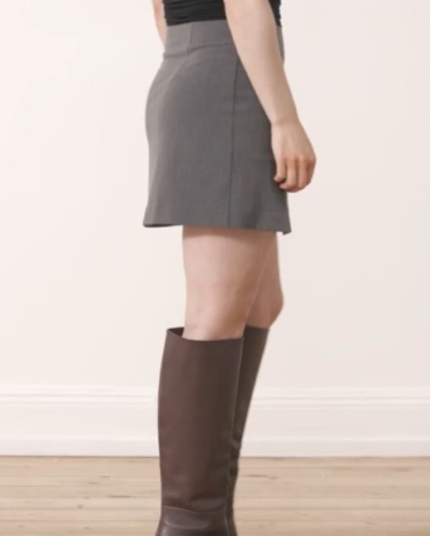 Djerf Avenue Must Have Mini Skirt Grey - Image 4