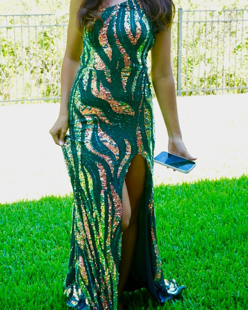 Glamorous Sequin Gown with Thigh-High Slit - Image 3