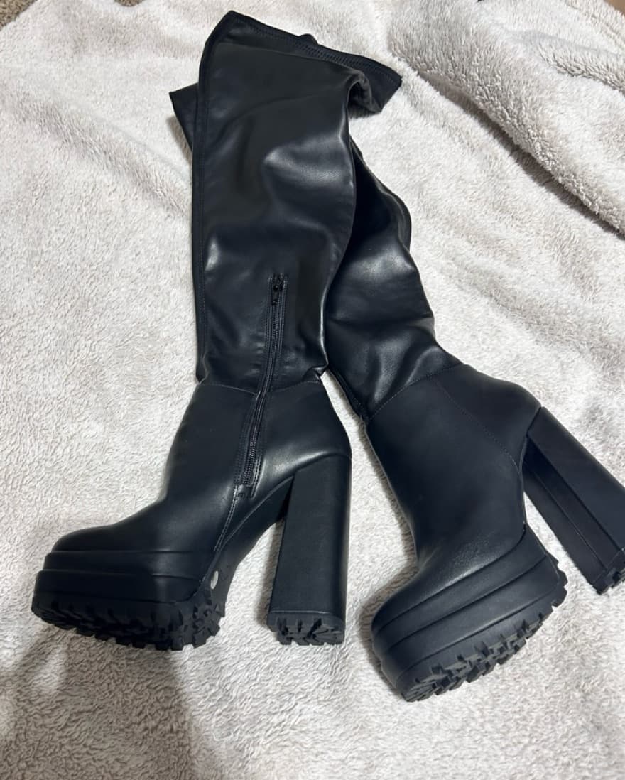 Thigh-high faux leather boots - Image 2