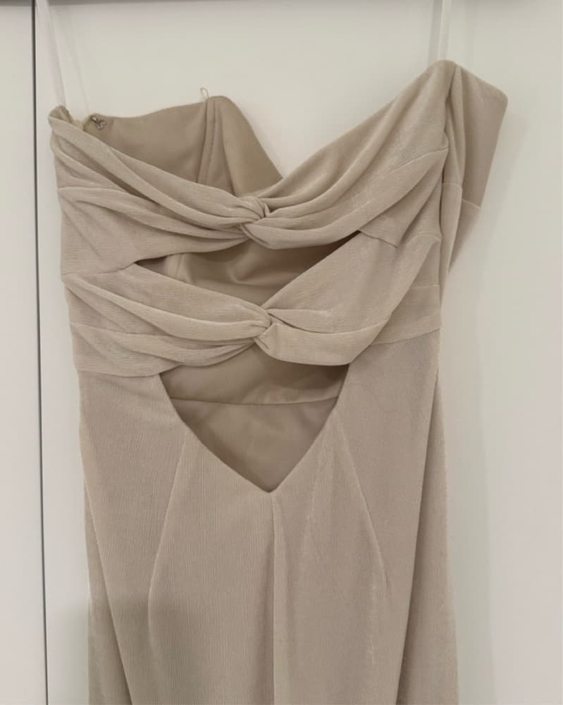 Elegant Beige Strapless Gown - Image 3