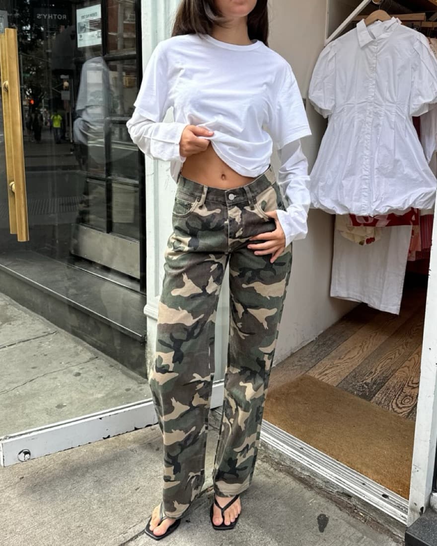 Still Here Camo Jeans - Image 4