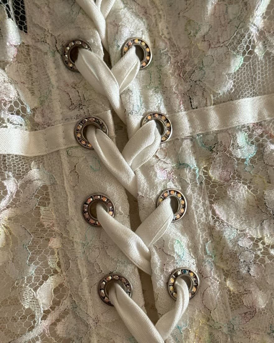 RUNWAY PIECE VIctorias Secret Garter - Image 3