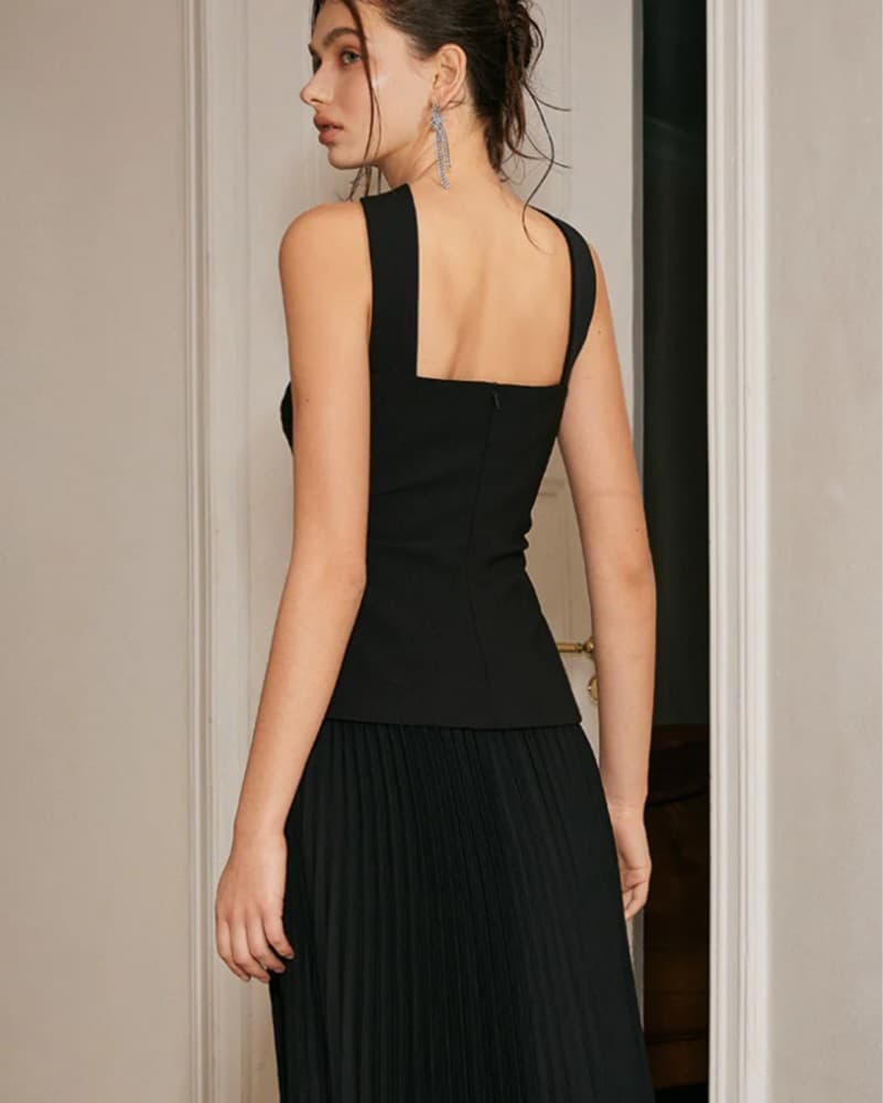 Elegant Black Pleated Maxi Dress - Image 5