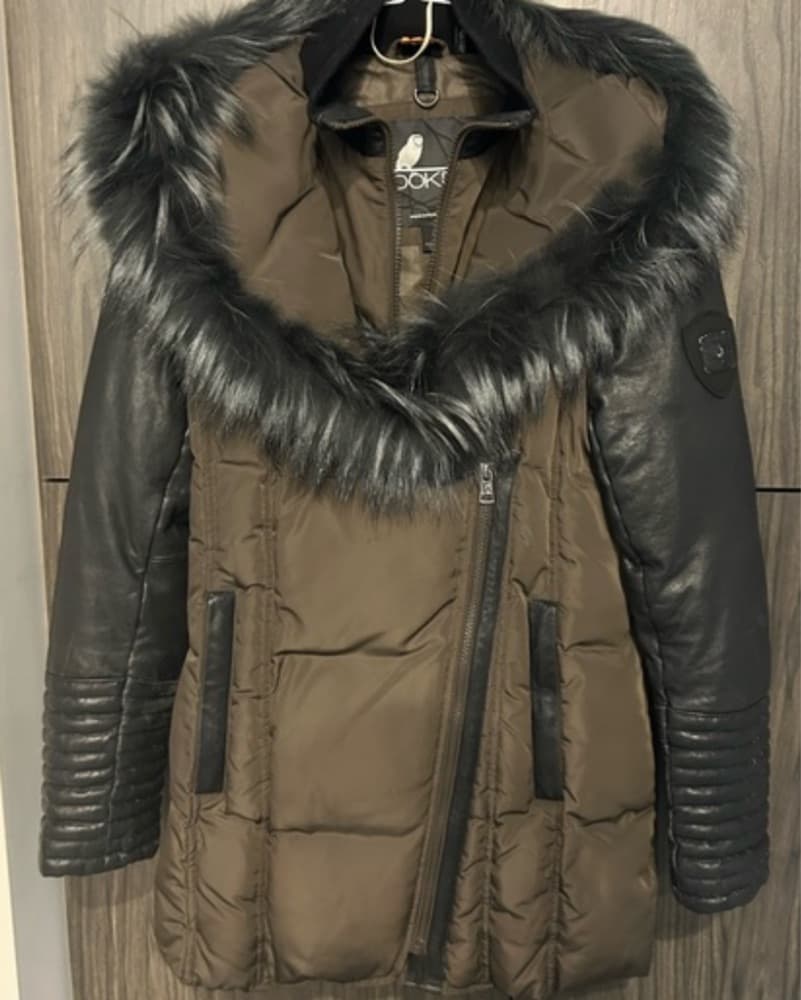 Green Puffer Coat with Fur Trim  - Image 1