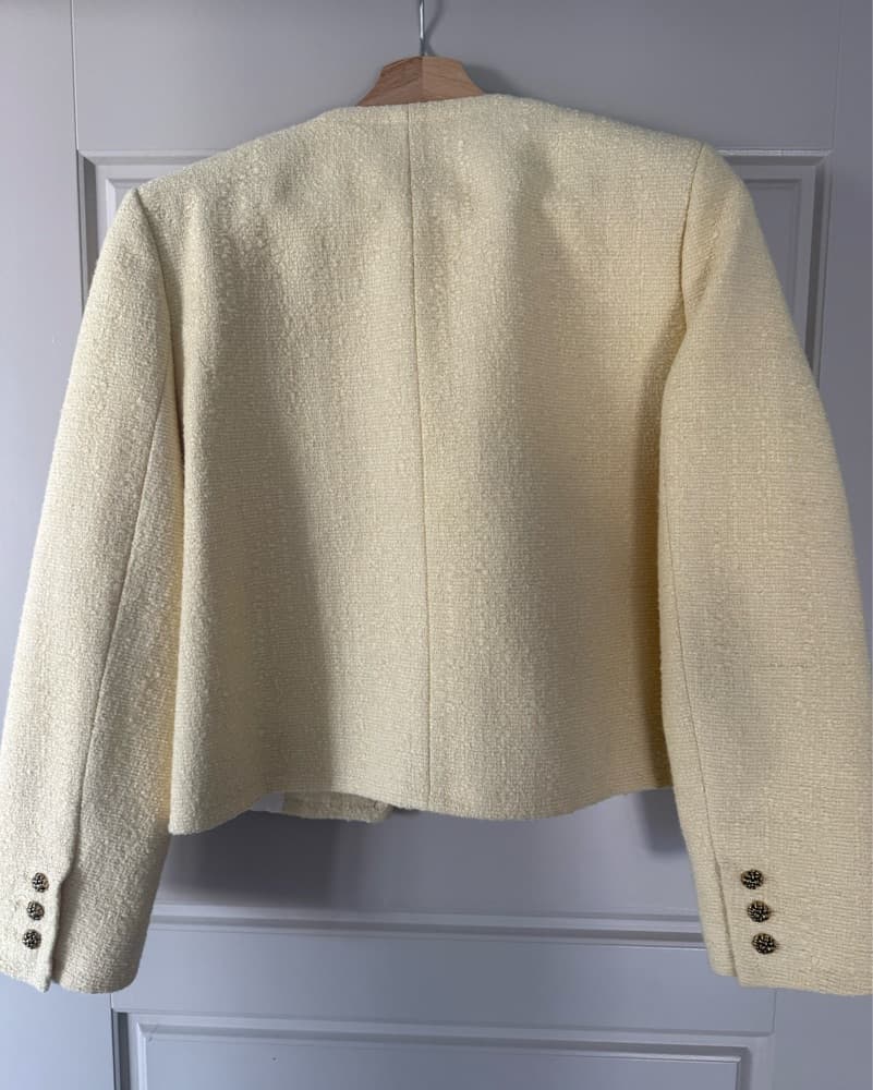Yellow jacket - Image 2