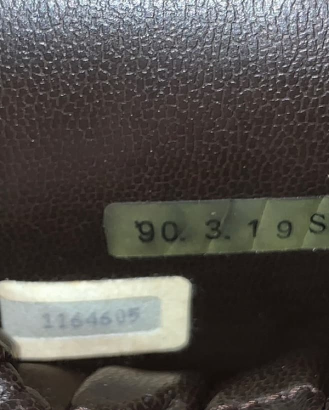 vintage CHANEL leather VANITY CASE - Image 2