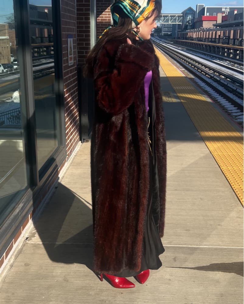 Luxurious Vintage Fur Coat - Image 2