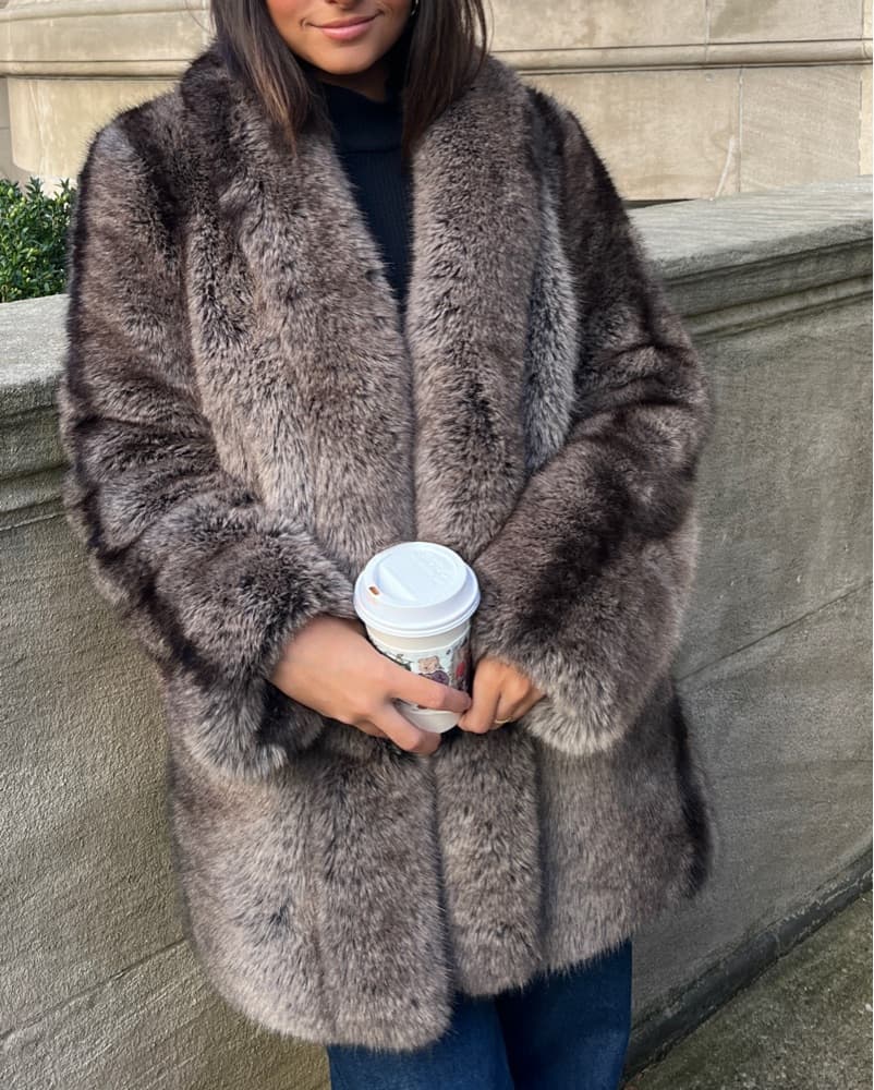 Rumored fur coat  - Image 4