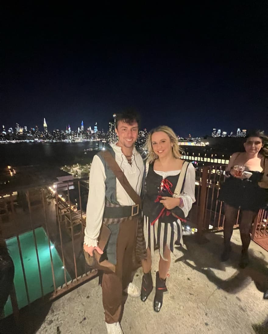 Womens Small Pirate Costume - Image 2