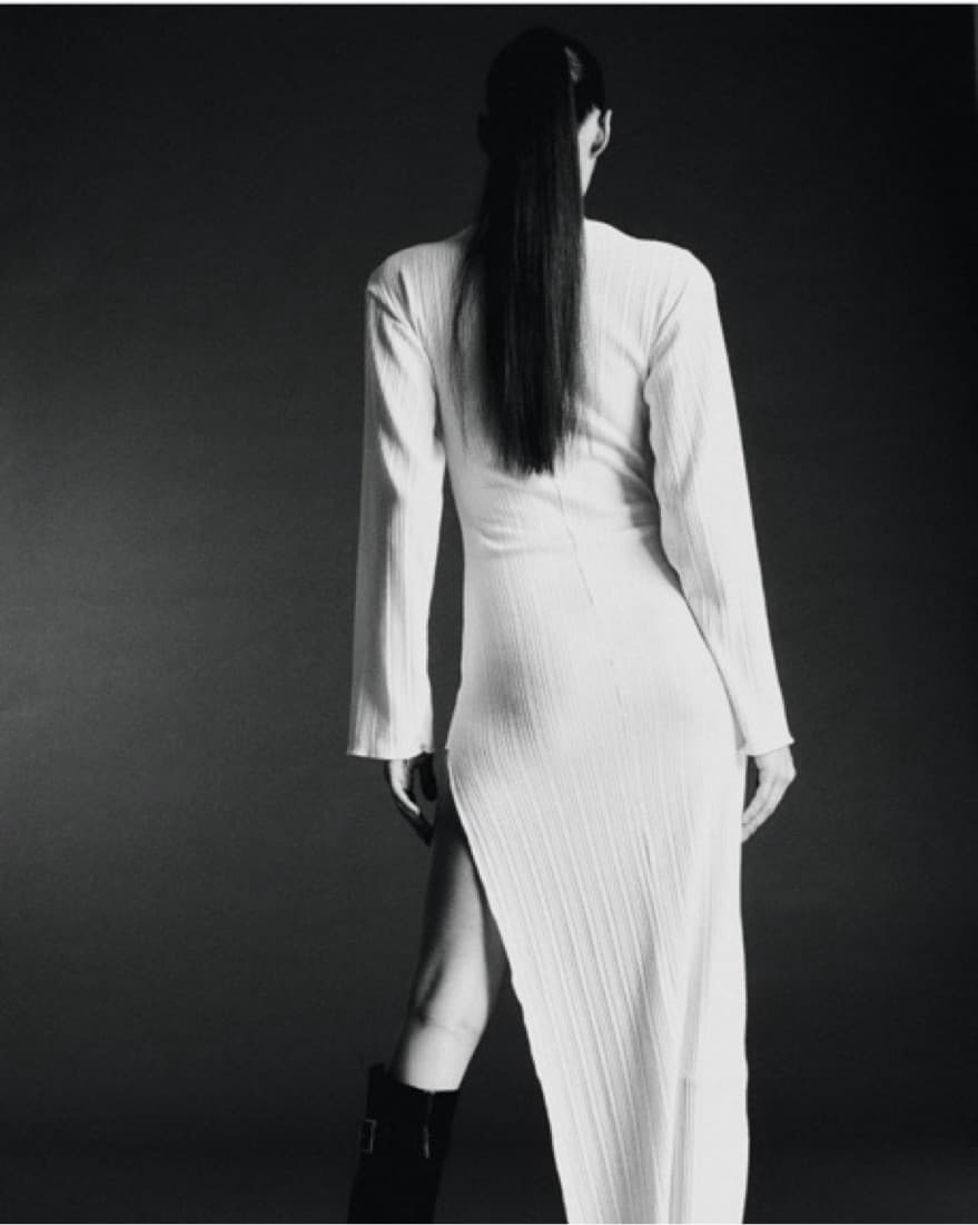 H&M Ribbed Asymmetrical White Midi Dress - Image 5