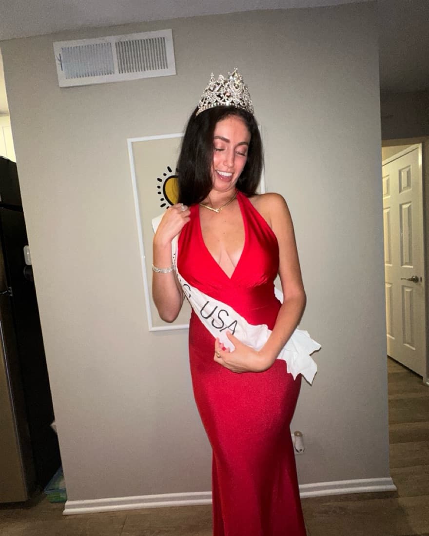 Fashion Nova Red Dress  - Image 3