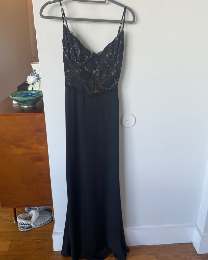 Elegant Lace Dress with Satin Finish - Image 3