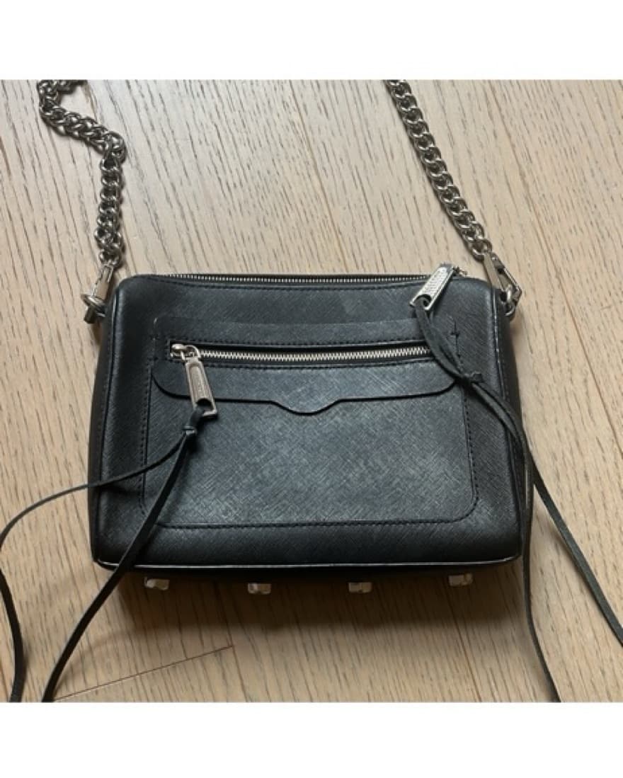 Sleek Chain Strap Crossbody Bag - Image 2