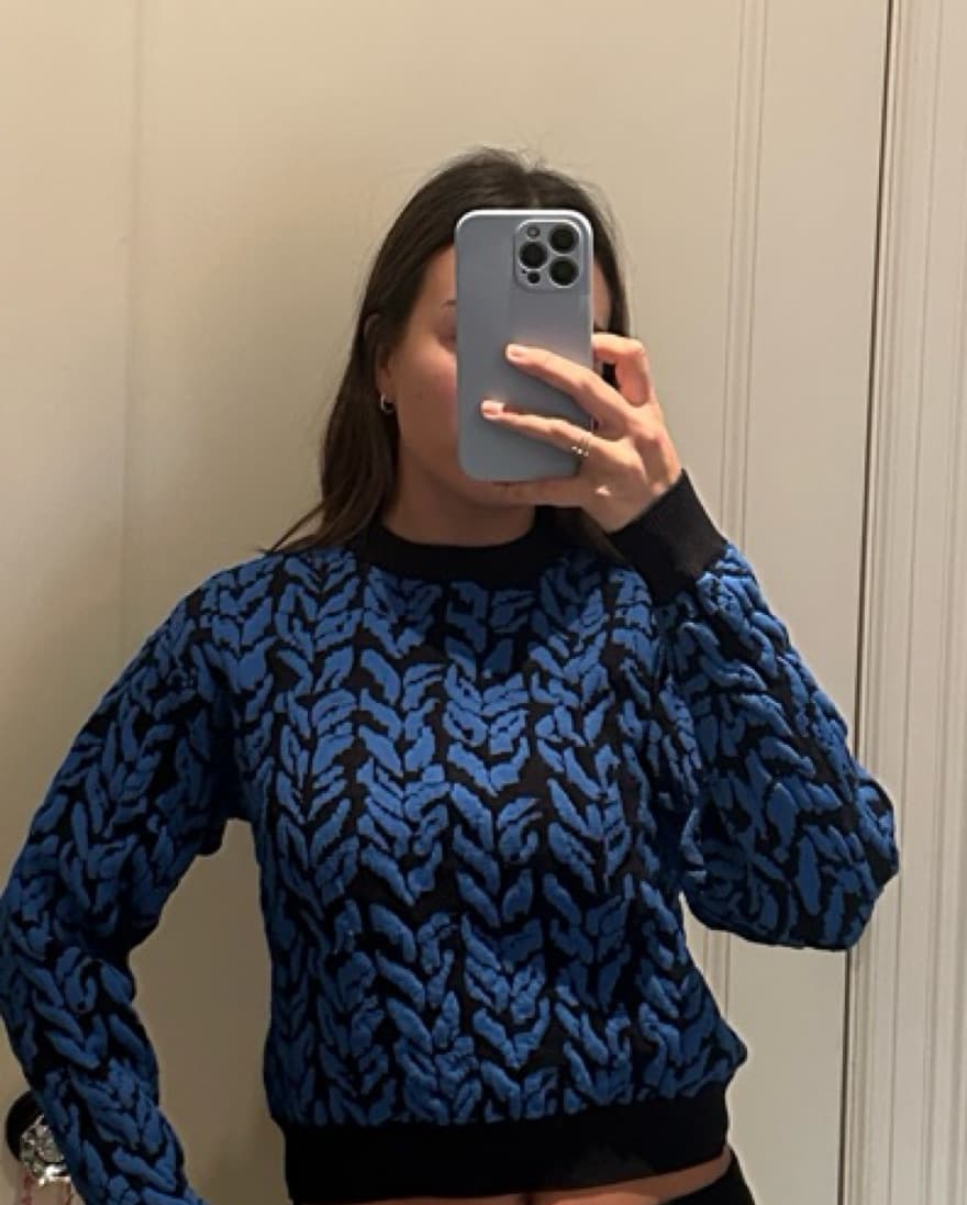 Patterned Balenciaga Sweater - Image 3