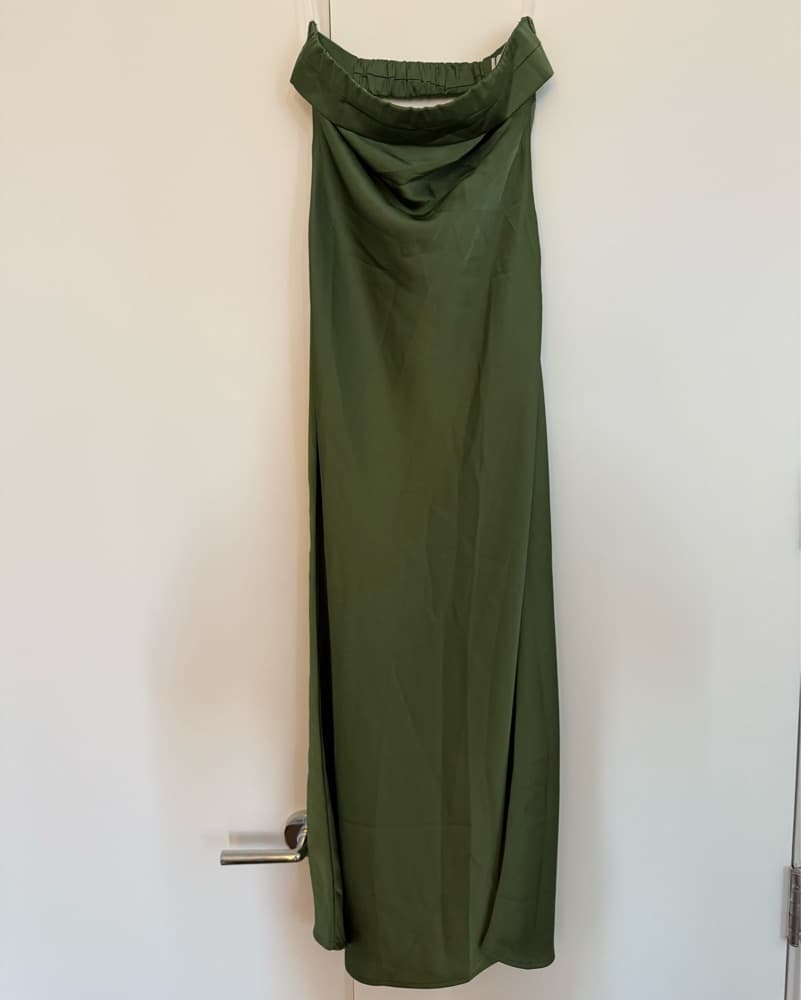 Elegant Satin Dark Green Dress - Image 3