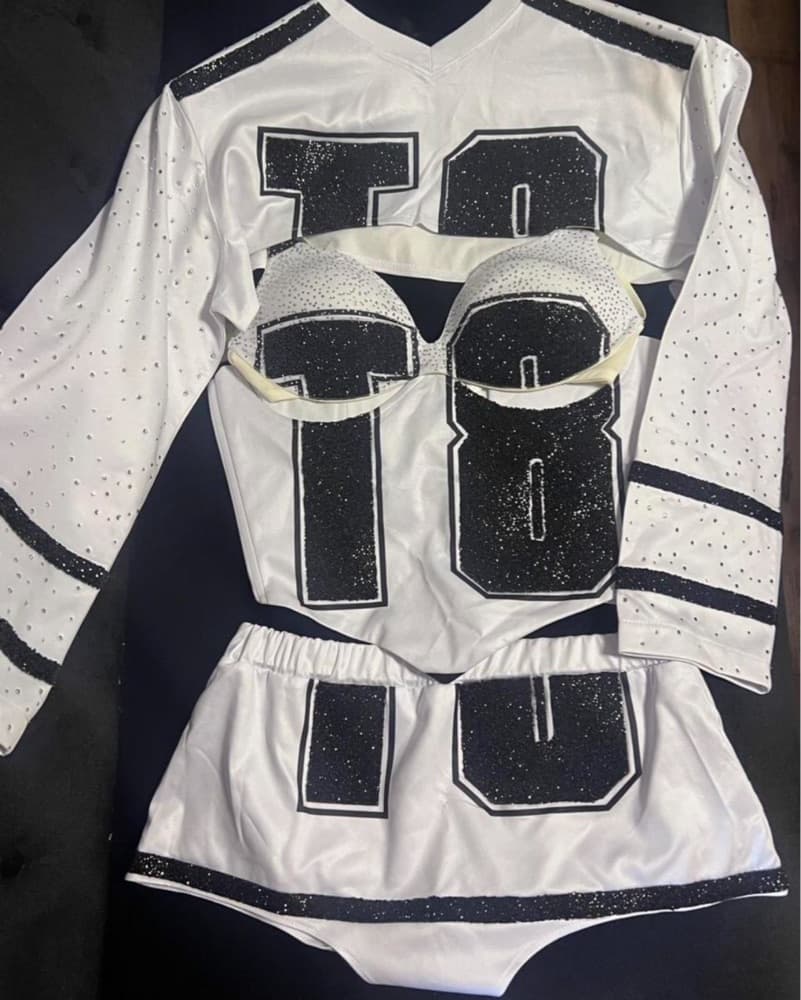 Tate Mcrae Costume - Image 5