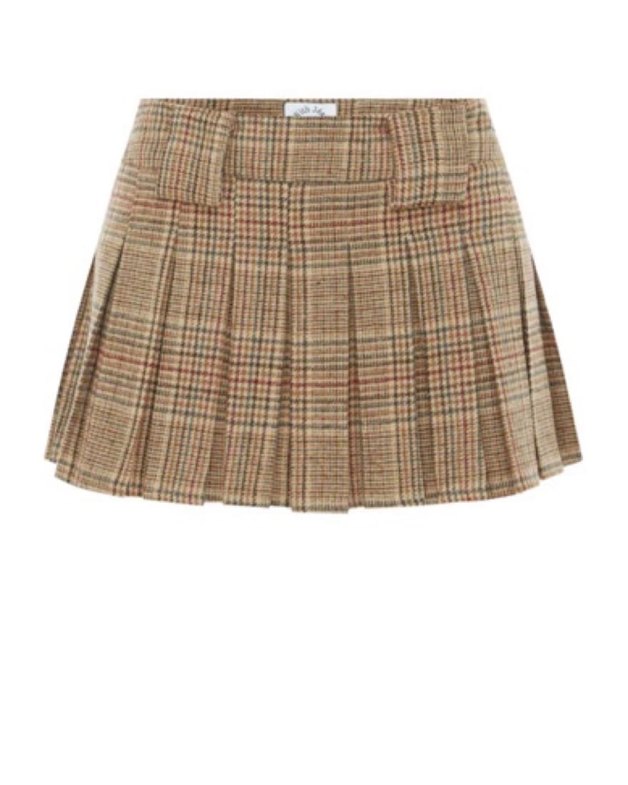 With Jean Sabrin top + Hudson mini skirt - Image 3