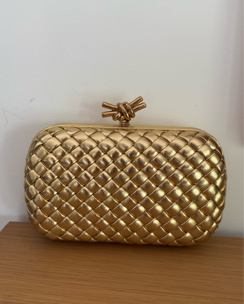 Bottega veneta Gold Clutch knot Bag - Image 4