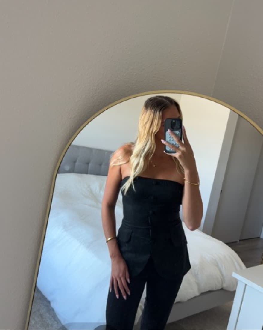 Reformation Black Tonya Top - Image 3