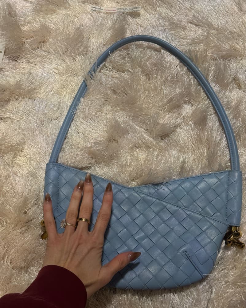 Blue Bottega  - Image 2