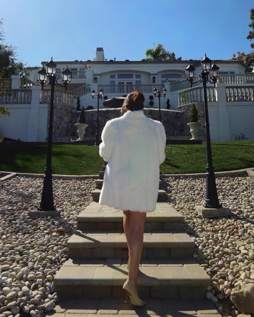 Vintage Ivory Faux Fur Coat - Image 6