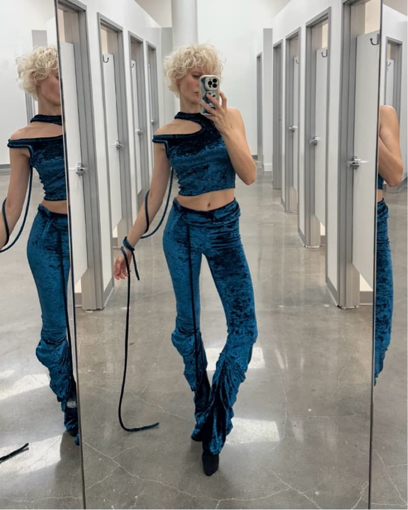 Ottolinger Velvet Blue Set - Image 1