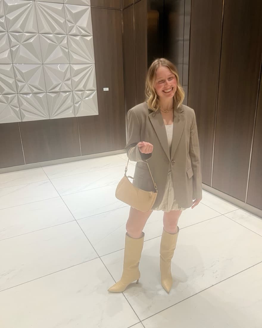 Oversized Tan Blazer  - Image 3