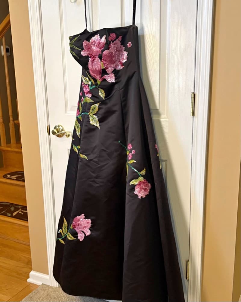 Black Floral gown - Image 2
