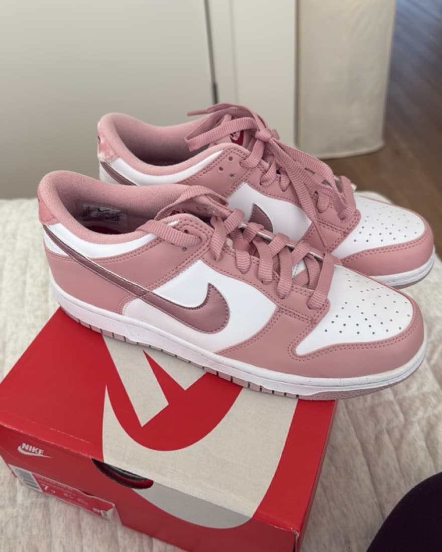 Nike Dunk Low Pink Velvet sneakers size  - Image 4
