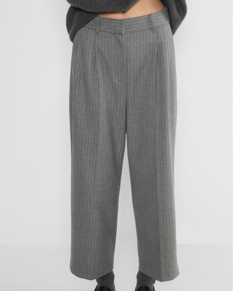 Aritizia Effortless Cropped Pants  - Image 1