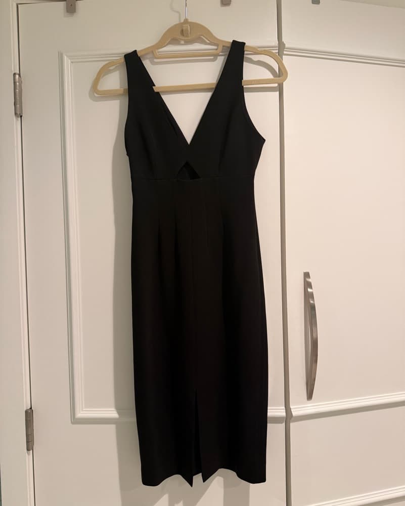 Chic Black Bodycon Dress - Image 2