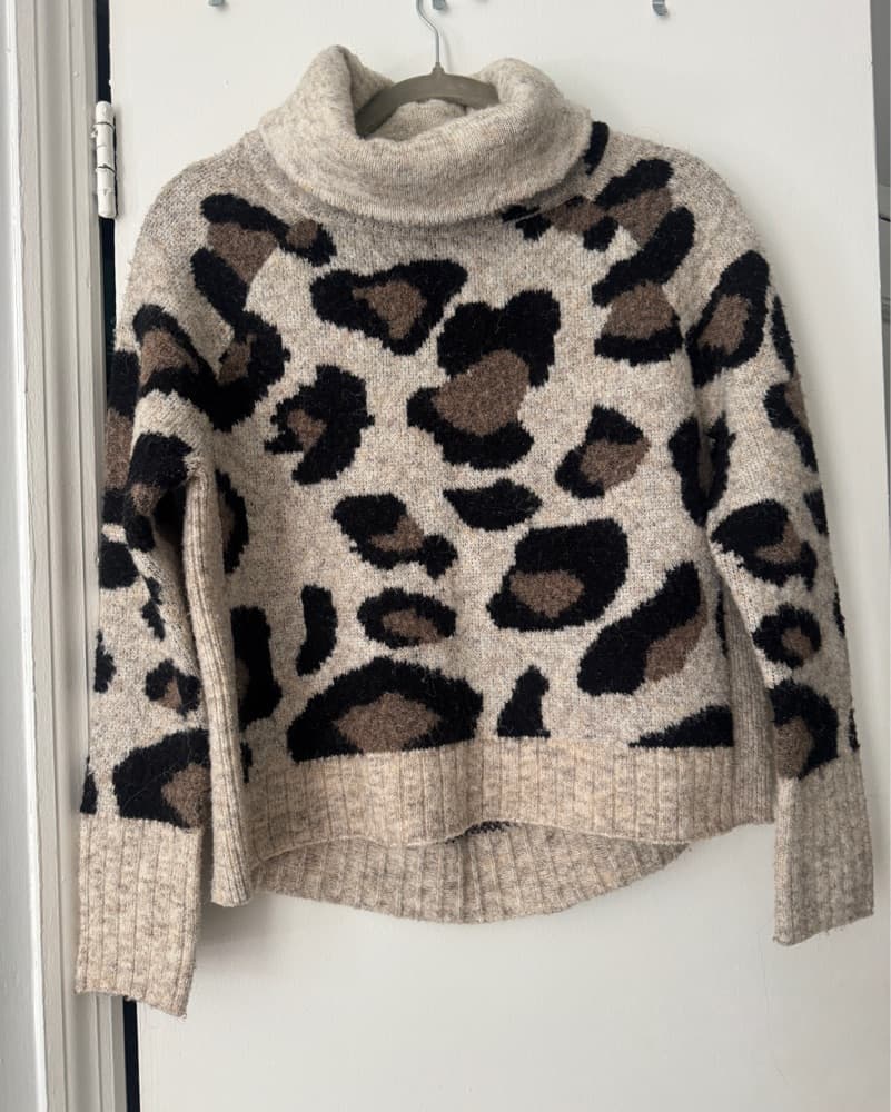 Leopard Print Turtleneck Sweater - Image 2