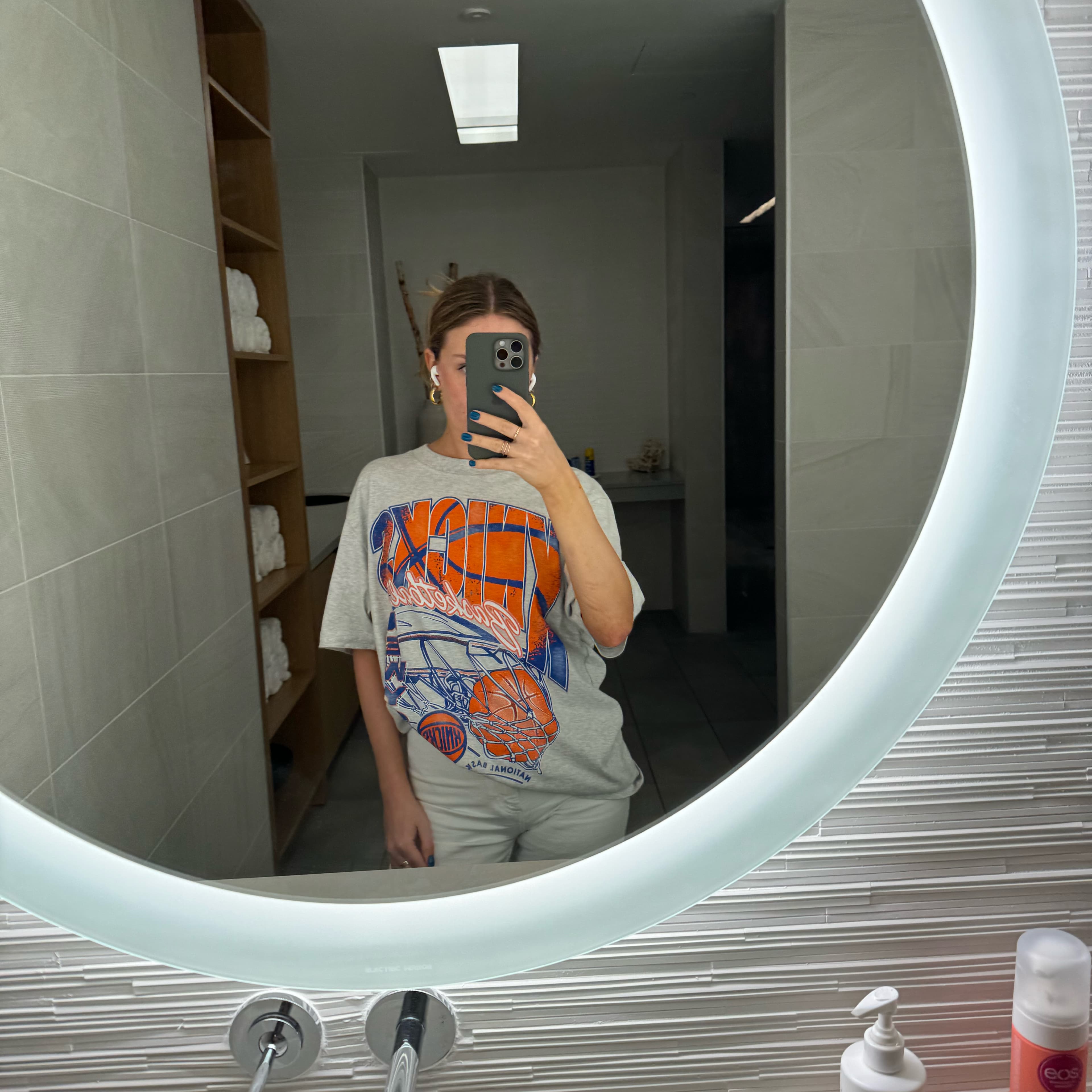 New York Knicks Tee - Image 4