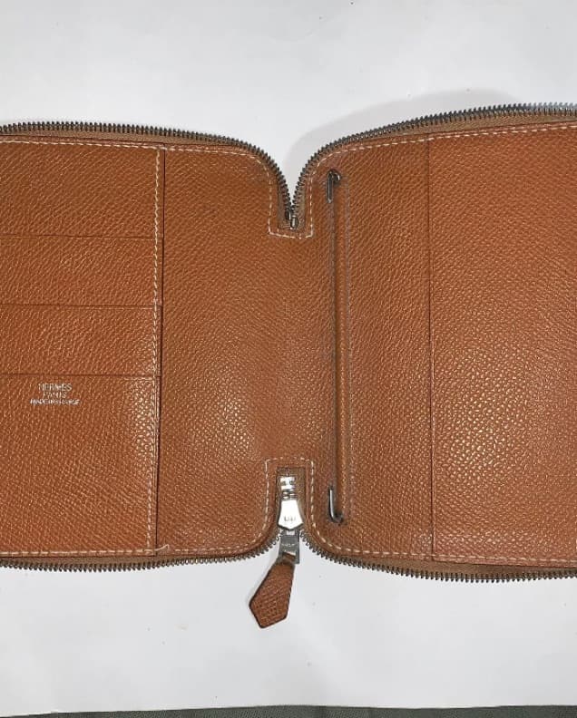 HERMÈS  wallet/planner - Image 2