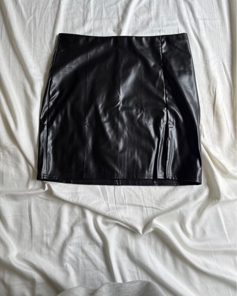 Vegan leather Skirt - Image 2