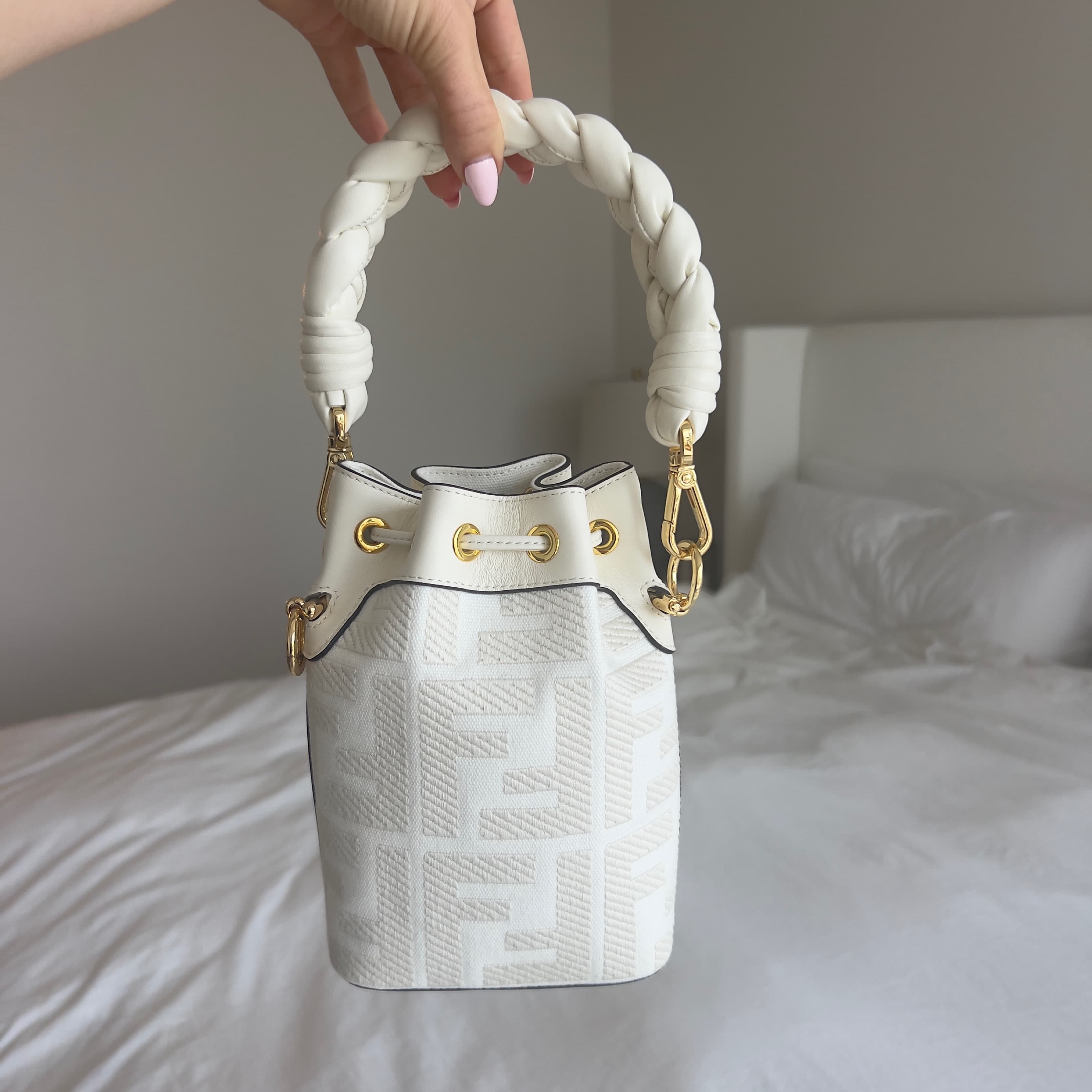 Fendi White Bucket Bag - Image 3