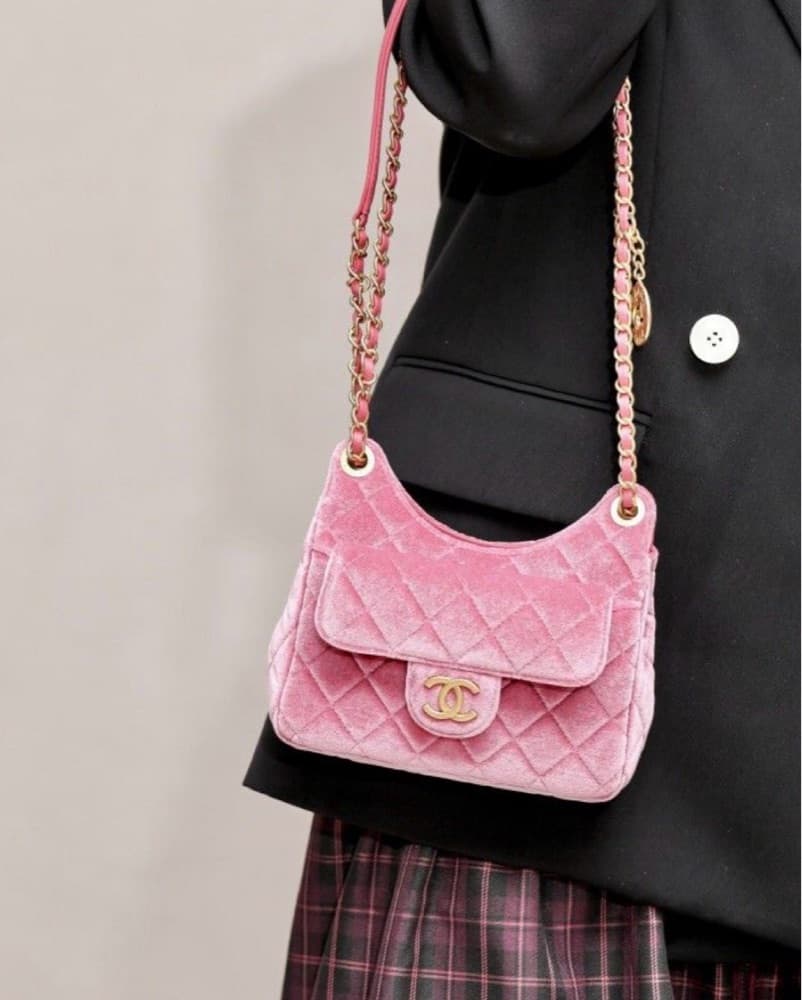 Chanel Pink Velvet Quilted Shoulder Bag - Image 5