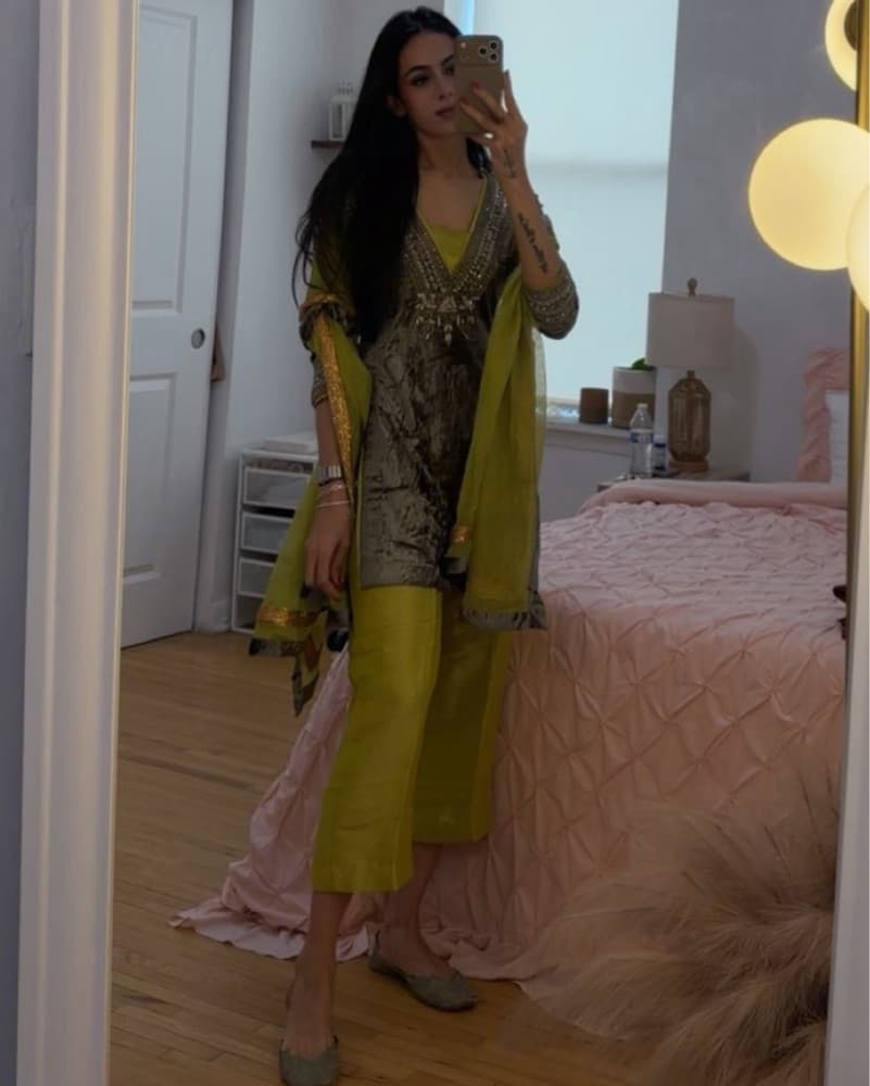 Pakistani Suit  - Image 4