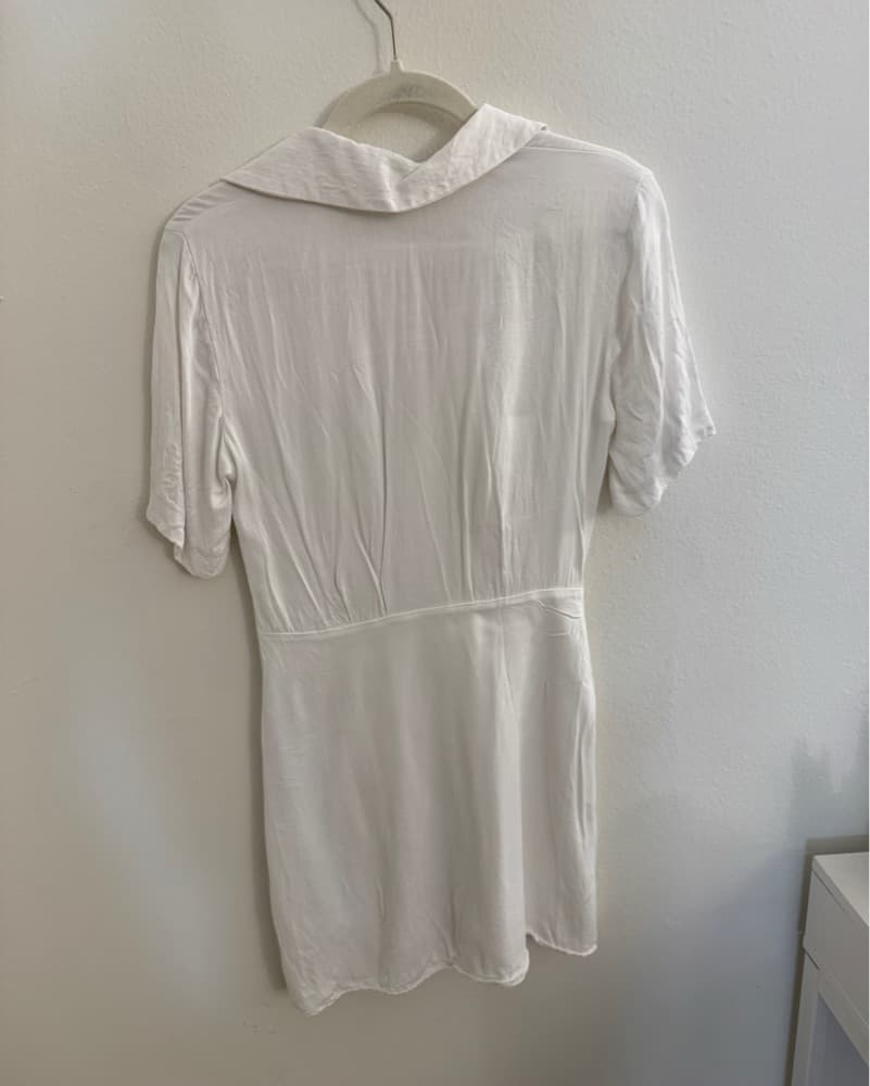 Elegant White Mini Wrap Dress - Image 5