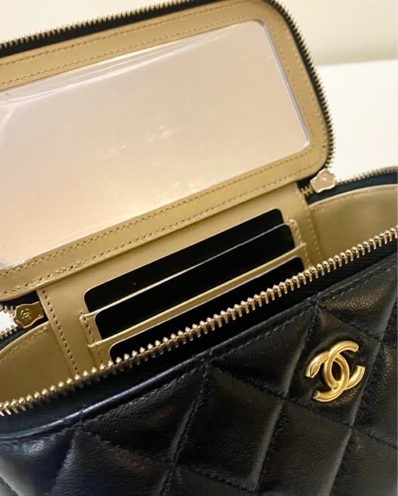 Chanel Vanity purse - Image 2